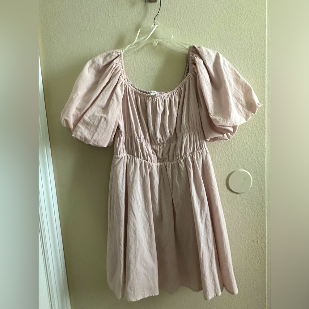 Juniors M light pink dress with puff short sleeves.
